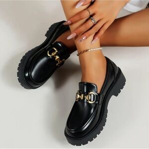 Women's Fashionable Solid Color Metal Decor Loafers